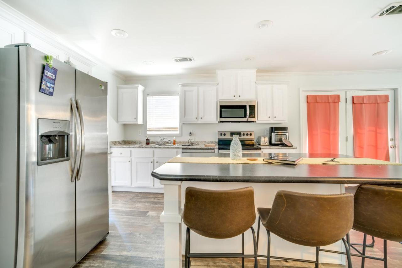Charleston Home With Porch - 3 Mi To Folly Beach! المظهر الخارجي الصورة
