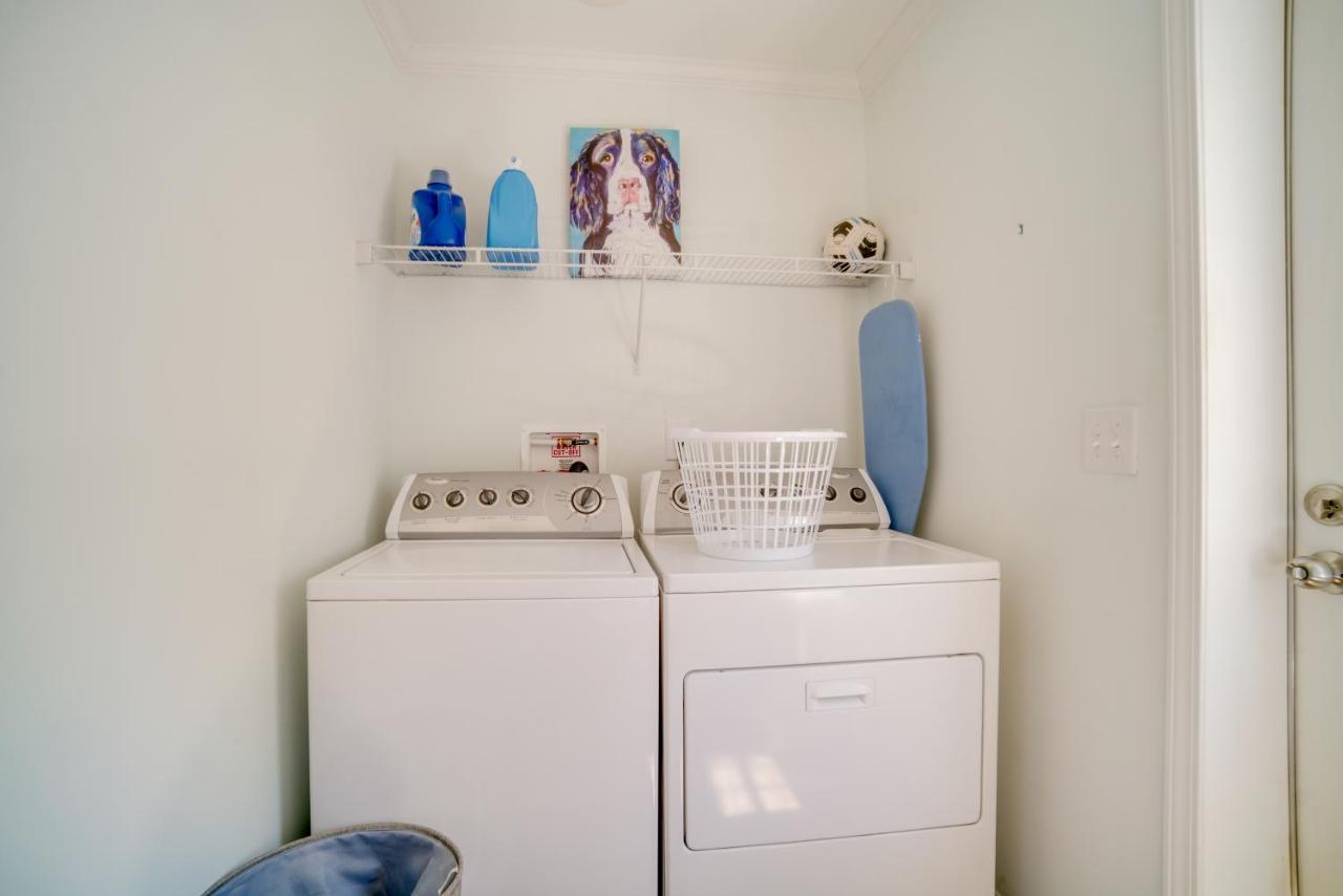 Charleston Home With Porch - 3 Mi To Folly Beach! المظهر الخارجي الصورة